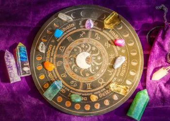 Cristale, triade și zodii – cine cu cine se potrivește?!